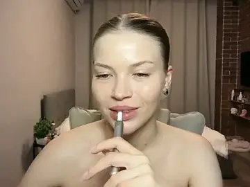 EmmyMills  live sex cam