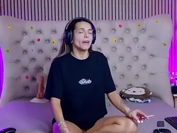 PlayfulShow  live sex cam