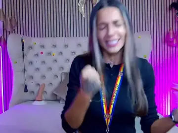 PlayfulShow  live sex cam
