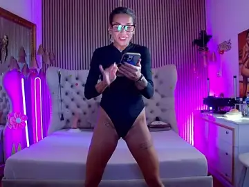 PlayfulShow  live sex cam