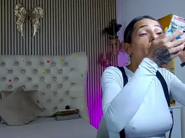 PlayfulShow  live sex cam