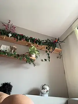 SugarTroubl33  live sex cam