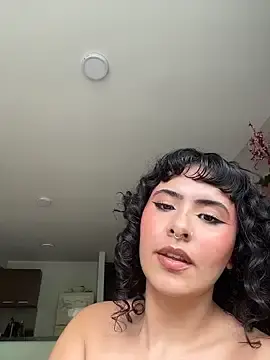 SugarTroubl33  live sex cam