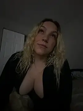 WASHDOWNTHEBUBBLES  live sex cam