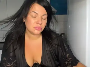 Annbigass  live sex cam