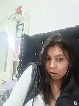 Juliet_Nasty  live sex cam