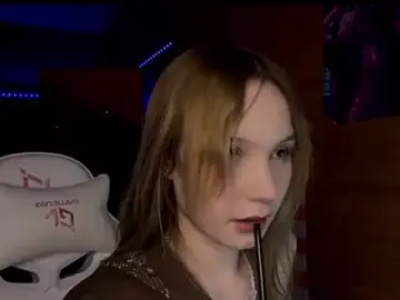 LeyaVoss  live sex cam