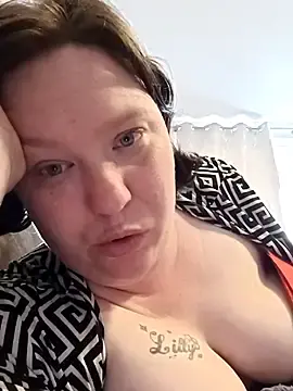 Feuchtekitty92@xh  live sex cam