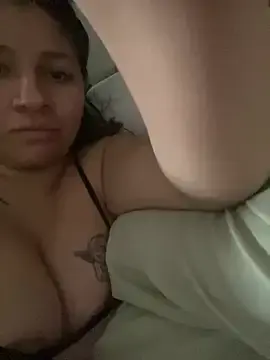 Mangoo82800  live sex cam