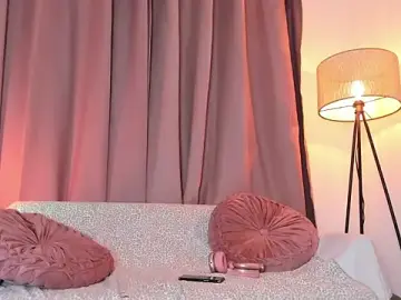 Yourlollypetite  live sex cam