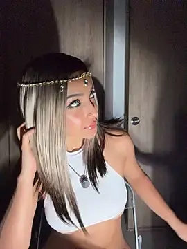 Catalina__lovers  live sex cam