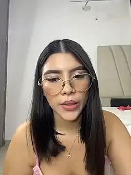 Julieta_Hornyx  live sex cam