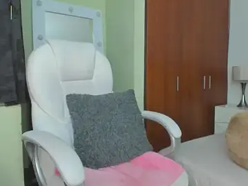 Kyllie_B  live sex cam