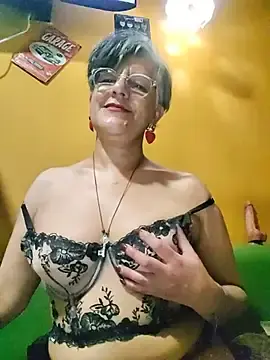 Ilonna2025  live sex cam