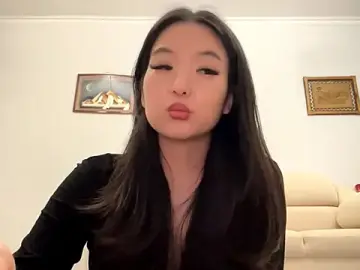 EmmaLeexth  live sex cam