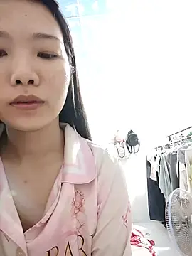 -Evador-  live sex cam