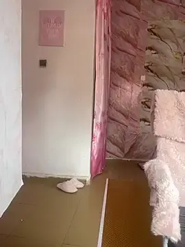 Hornybambie  live sex cam