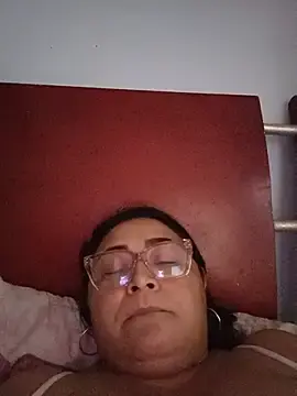 Momy-hot-gril  live sex cam