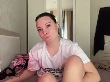 LunaBlys  live sex cam