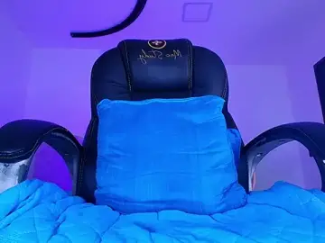 Naomi_kyse  live sex cam