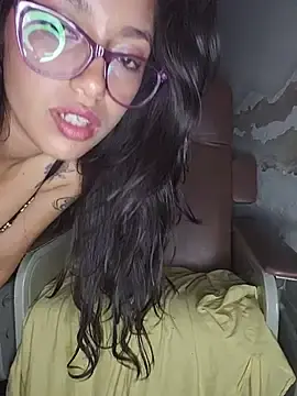 Reiven24  live sex cam
