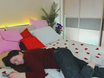 AlluringLookk  live sex cam