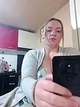 BigBoobsMia120  live sex cam