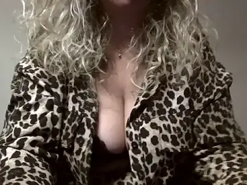 JenniLowen  live sex cam