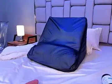 Lia_owenss  live sex cam