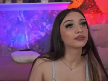 ZaraFeline  live sex cam