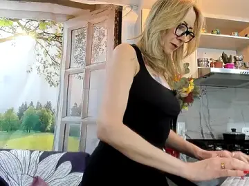Ashleymilf_1  live sex cam