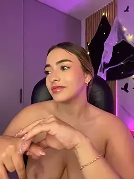 Kyliejoness  live sex cam