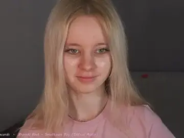 Quake_123  live sex cam