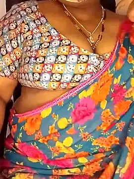 Divyahoty  live sex cam