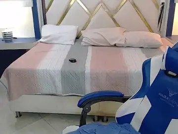 Chloe_prg  live sex cam