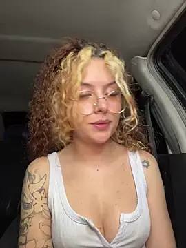 Joyce-fire  live sex cam