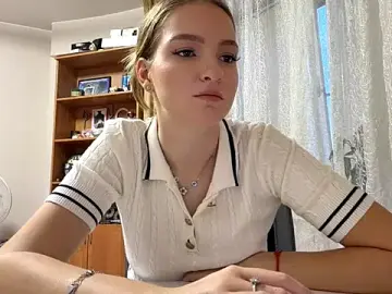YolondaCrincoli  live sex cam