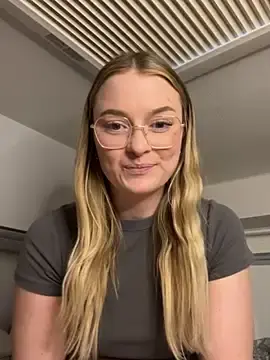 MelanieTesss  live sex cam