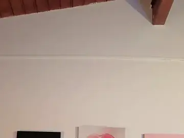 Pocahontamoon  live sex cam
