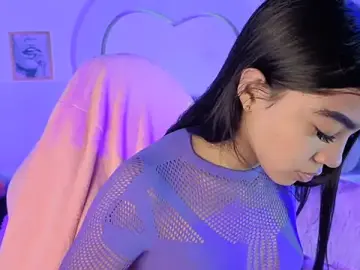 Pocahontamoon  live sex cam