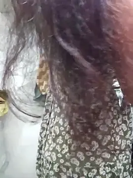 Yashu_04  live sex cam