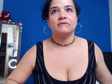 GlendaStarx  live sex cam