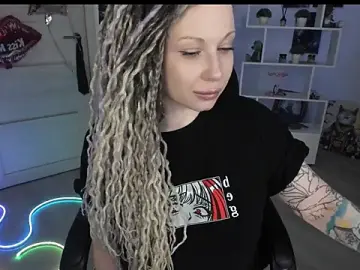 HoneySallyMoore  live sex cam