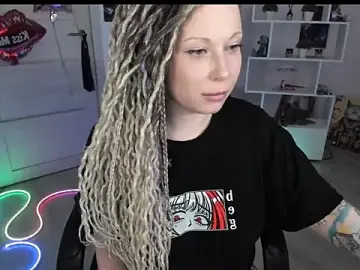 HoneySallyMoore  live sex cam