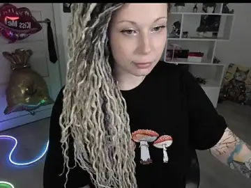 HoneySallyMoore  live sex cam