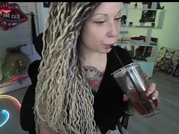 HoneySallyMoore  live sex cam