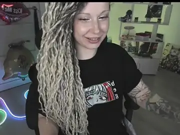 HoneySallyMoore  live sex cam