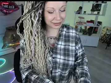 HoneySallyMoore  live sex cam