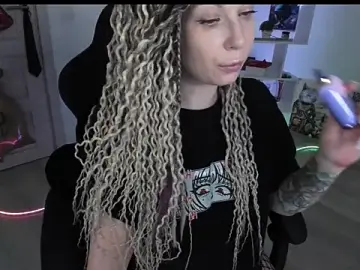 HoneySallyMoore  live sex cam