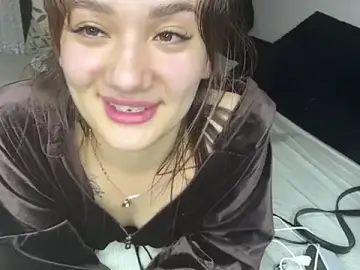 AnaliShe  live sex cam
